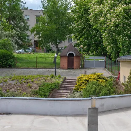 Radnice * Dobrovice